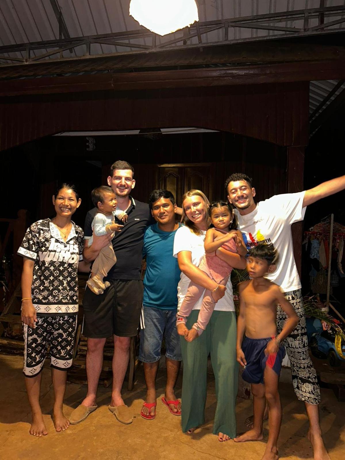Bee Bee'S Chalets Home Stay And Trekking Banlung Exterior photo