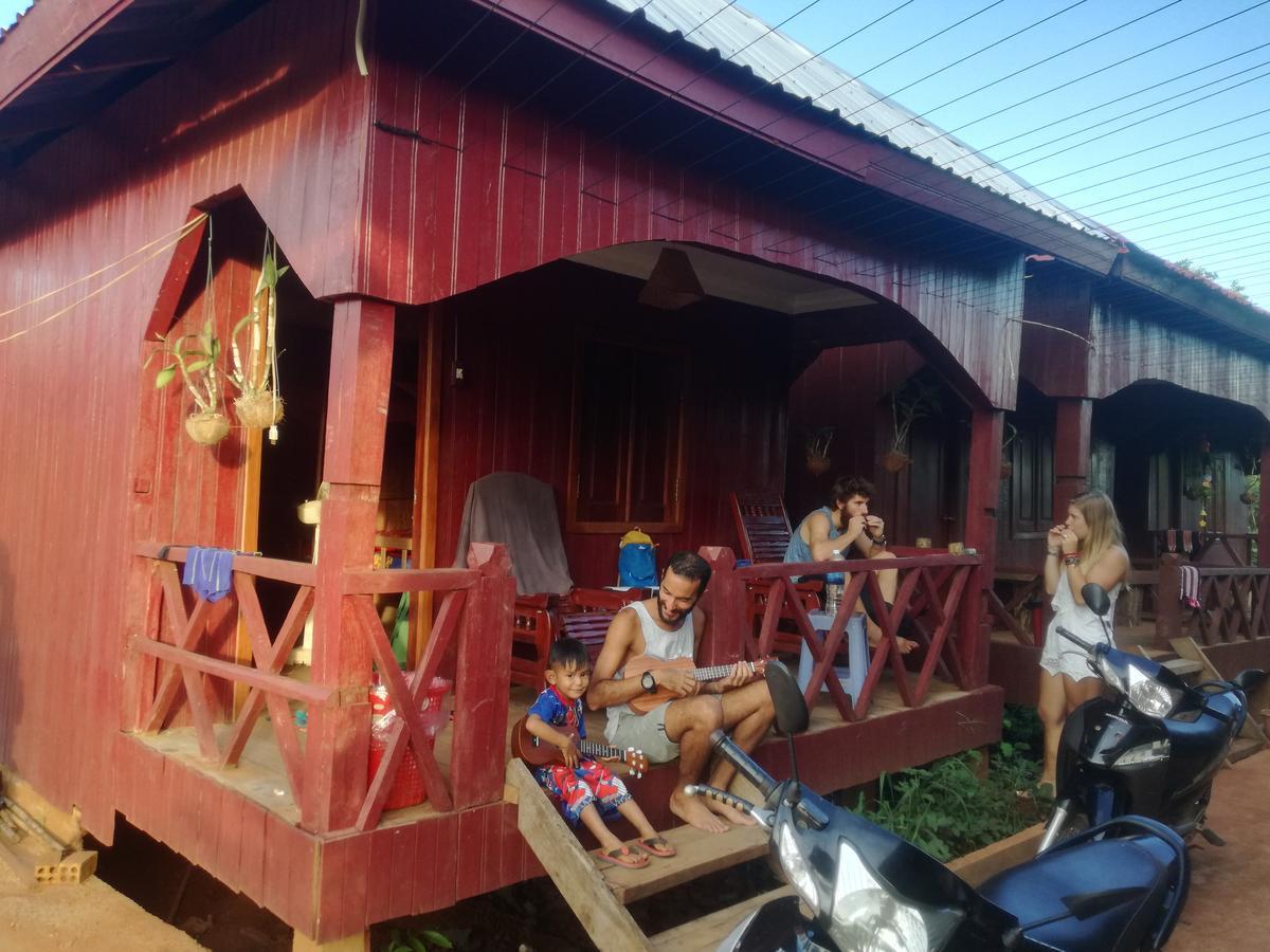 Bee Bee'S Chalets Home Stay And Trekking Banlung Exterior photo
