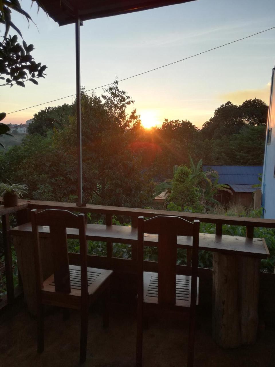 Bee Bee'S Chalets Home Stay And Trekking Banlung Exterior photo