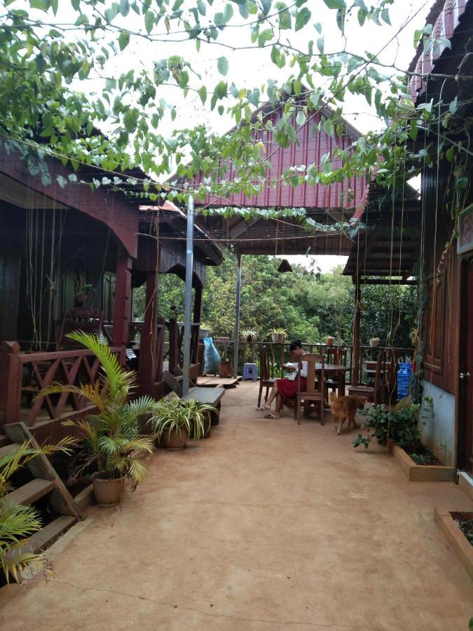 Bee Bee'S Chalets Home Stay And Trekking Banlung Exterior photo